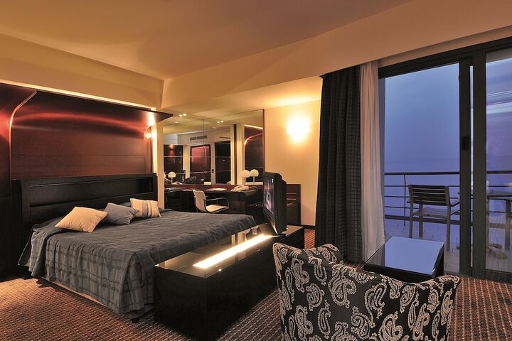 Room 17 of 60