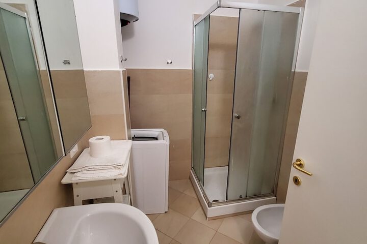 Room 87 of 103