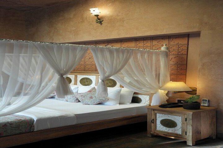 Room 9 of 46