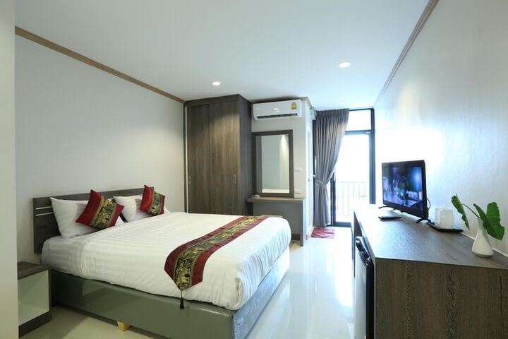 Room 10 of 38