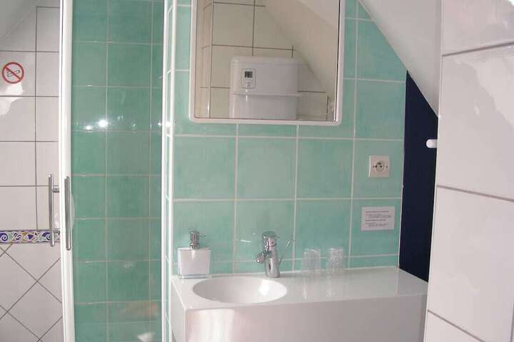 Room 11 of 25