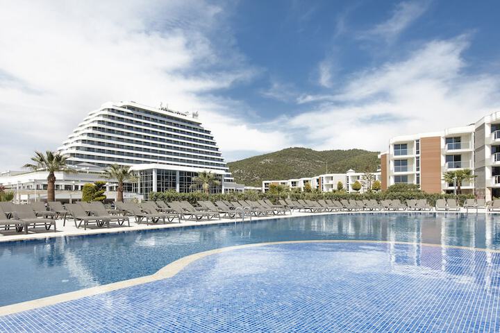 Pool Hotel