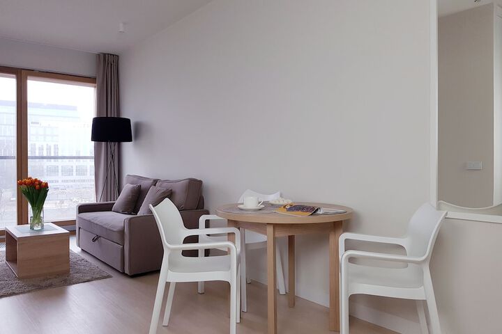 Room 9 of 38