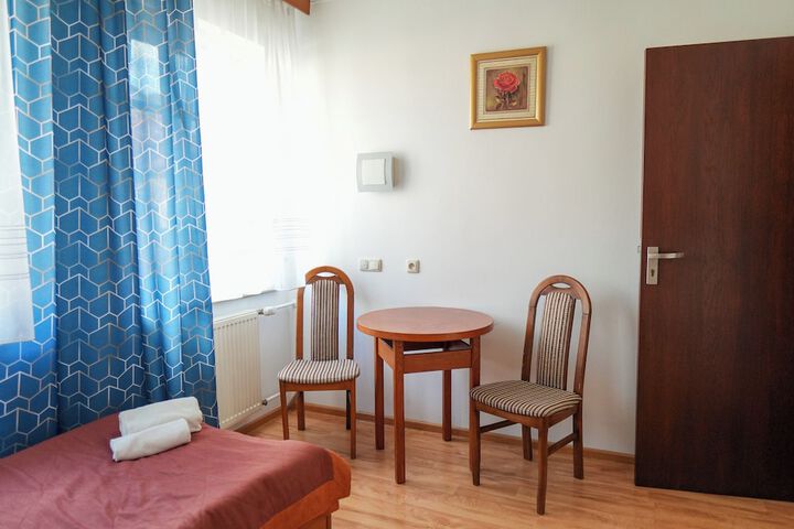 Room 18 of 77