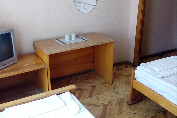 Room 12 of 21