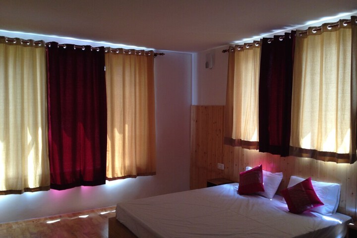 Room 21 of 43
