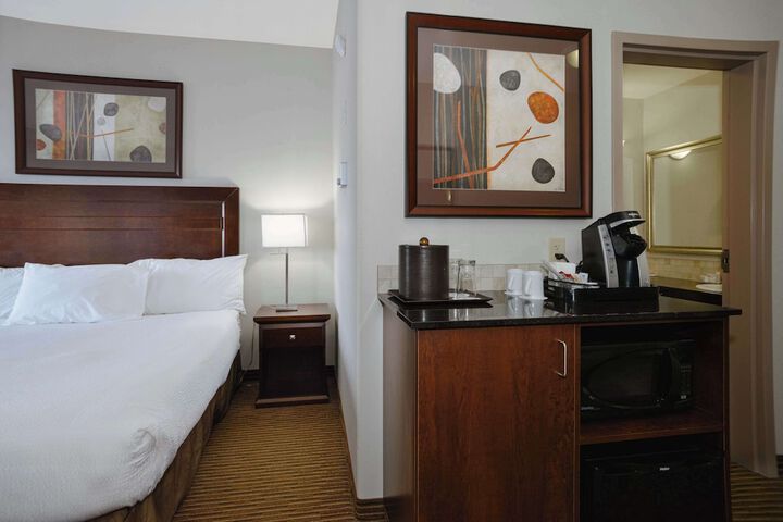 Room 6 of 42