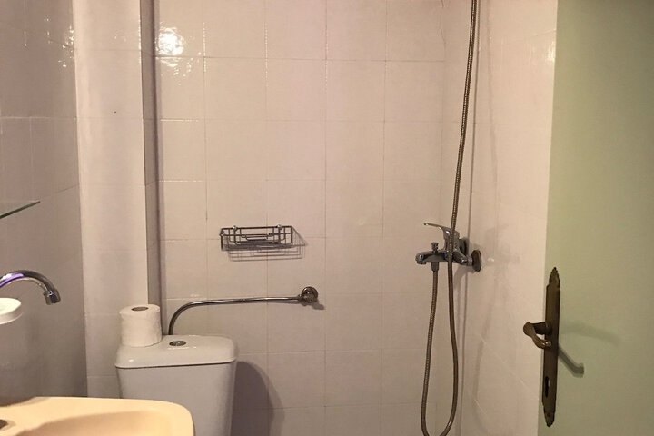 Room 32 of 42