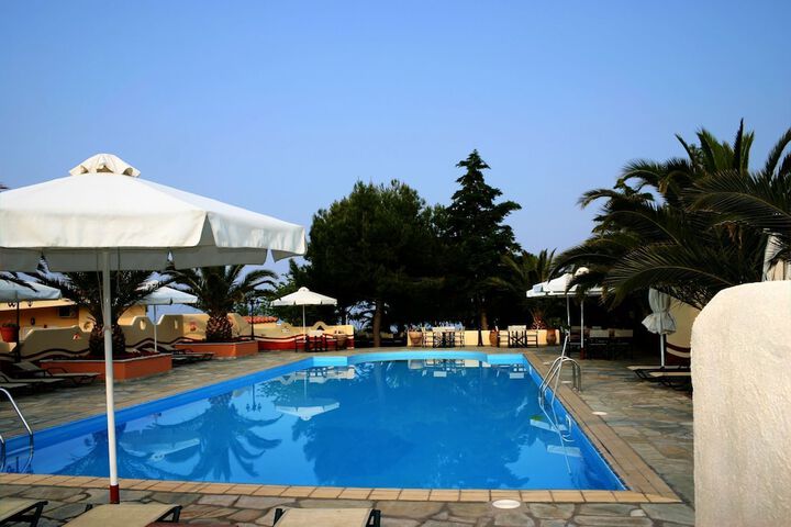 Hotel Pool
