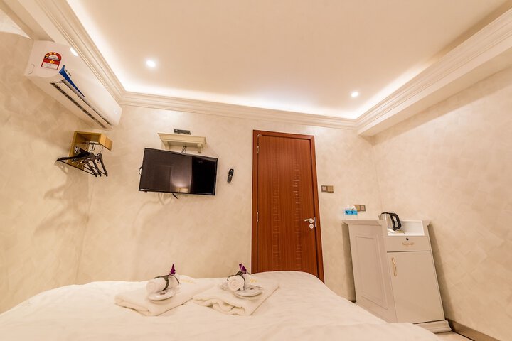 Room 25 of 44