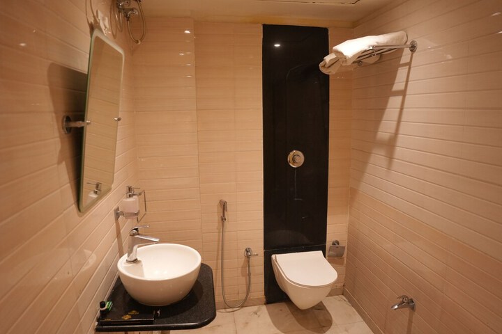 Room 42 of 53