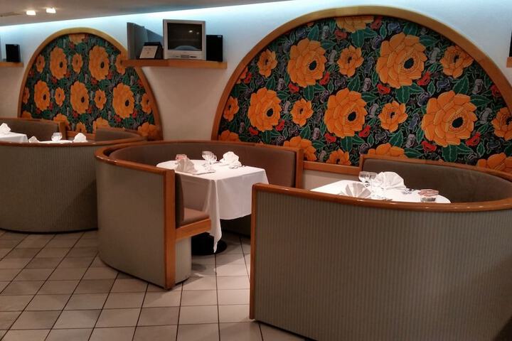 Dining 43 of 49