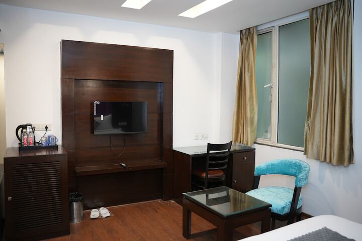 Room 17 of 34