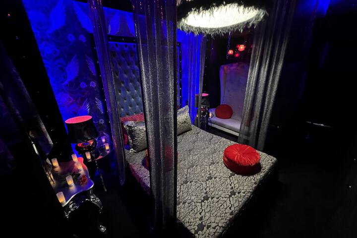 Room 75 of 96