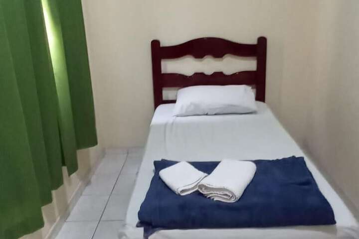 Room 4 of 7