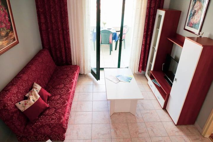 Room 53 of 102