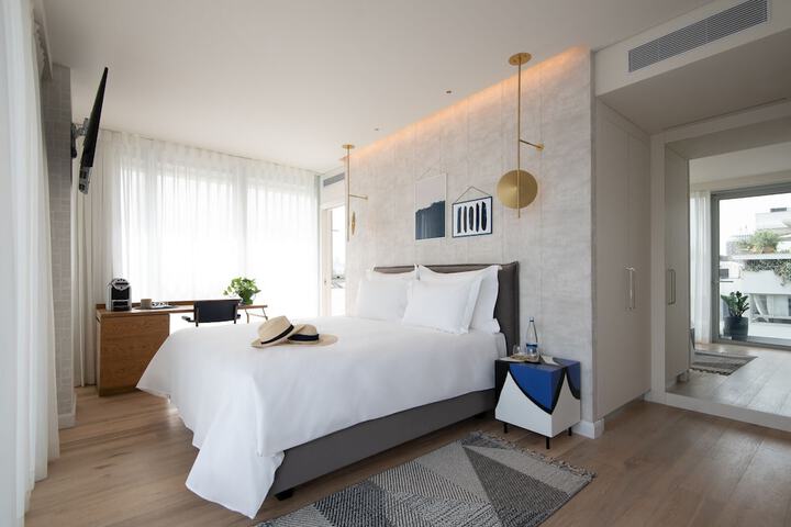 Room 14 of 67