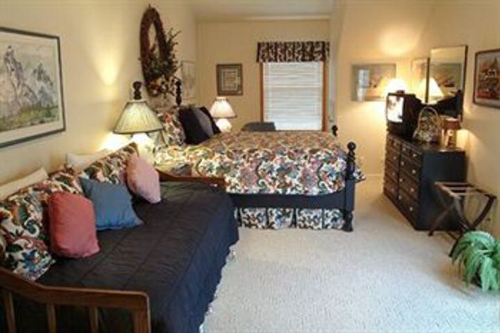 Room 8 of 23