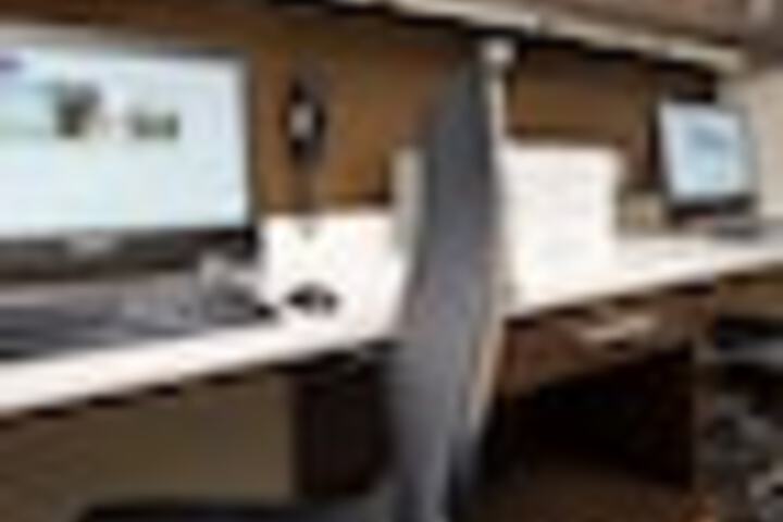 Business Center 65 of 75