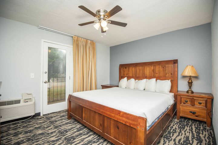 1 King (87 of 155)