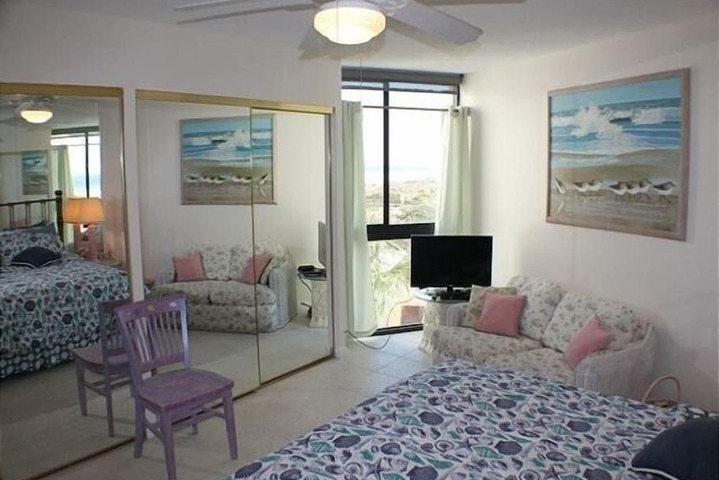 Room 6 of 25