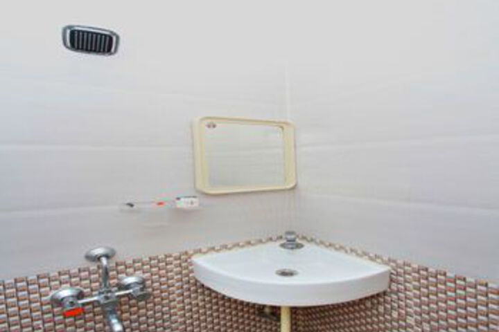 Room 3 of 21