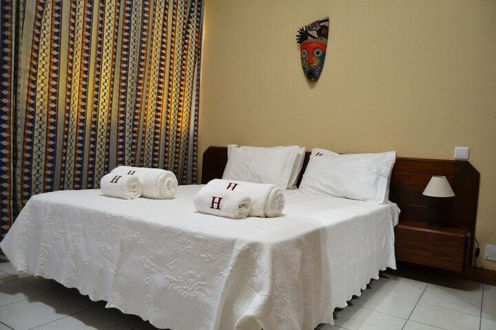 Room 2 of 28