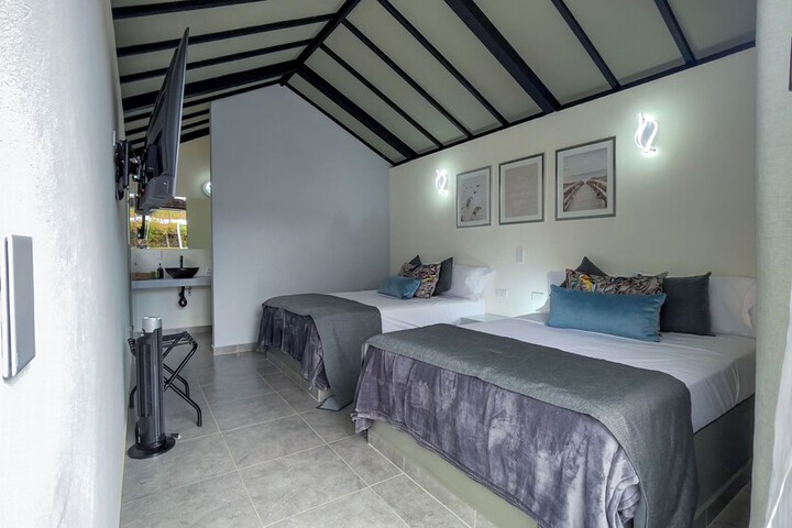 Room 28 of 63
