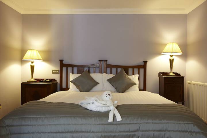 Room 3 of 50