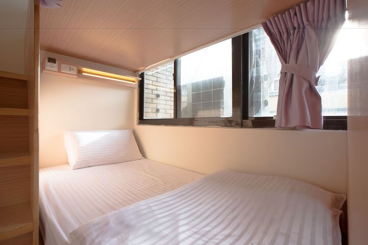 Room 13 of 78
