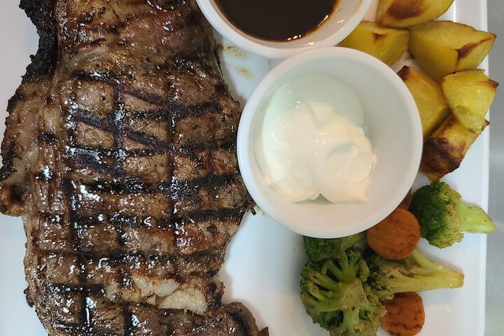 Dining 46 of 77
