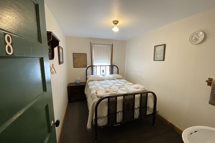 Room 11 of 81