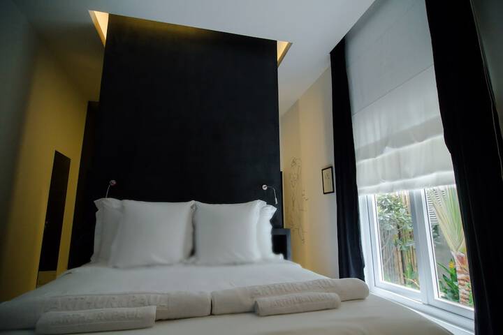 Room 11 of 39