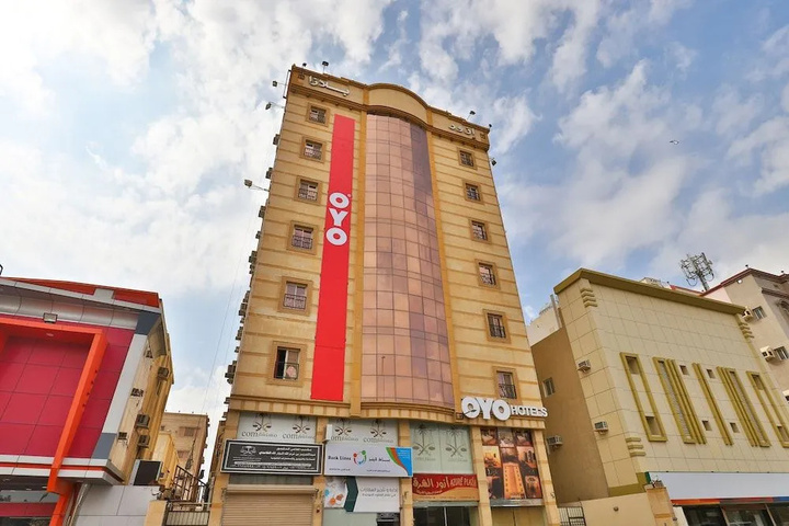 OYO 318 Azure Plaza Furnished Units