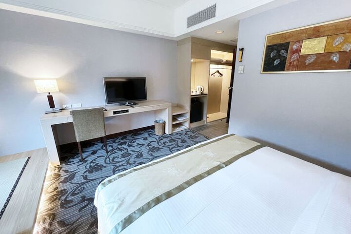 Room 38 of 90
