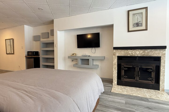Room 8 of 42