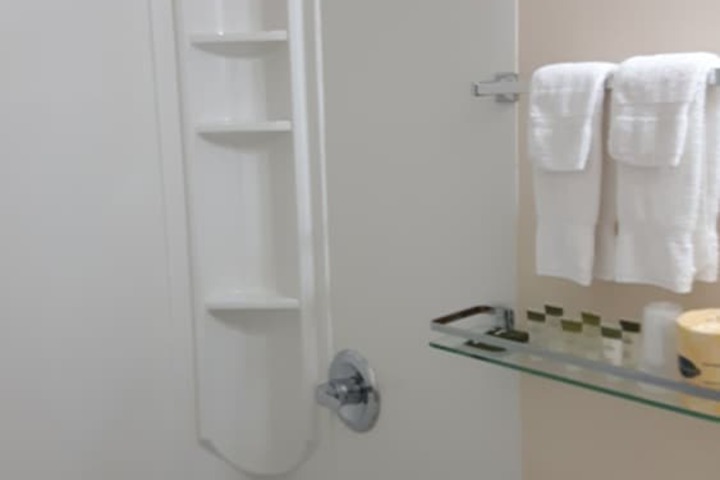 Room 10 of 33