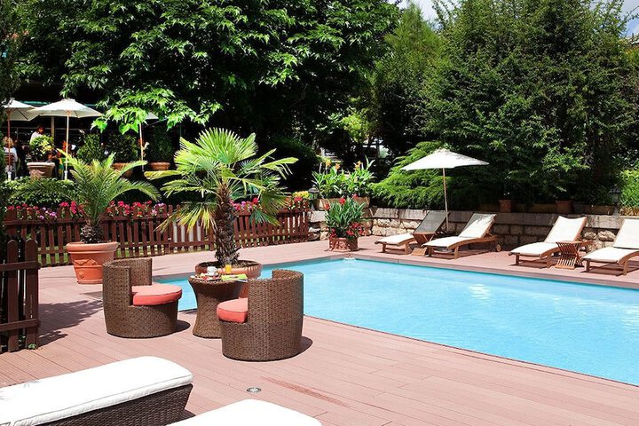 Pool Hotel