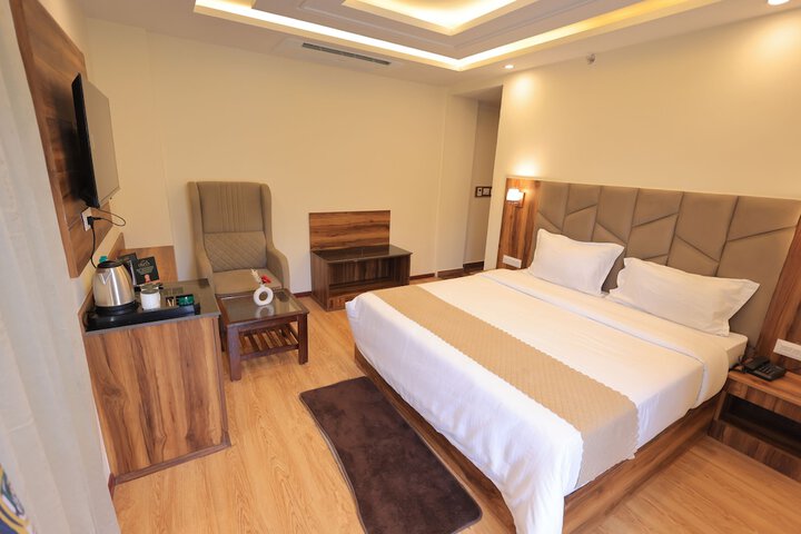 Room 3 of 17