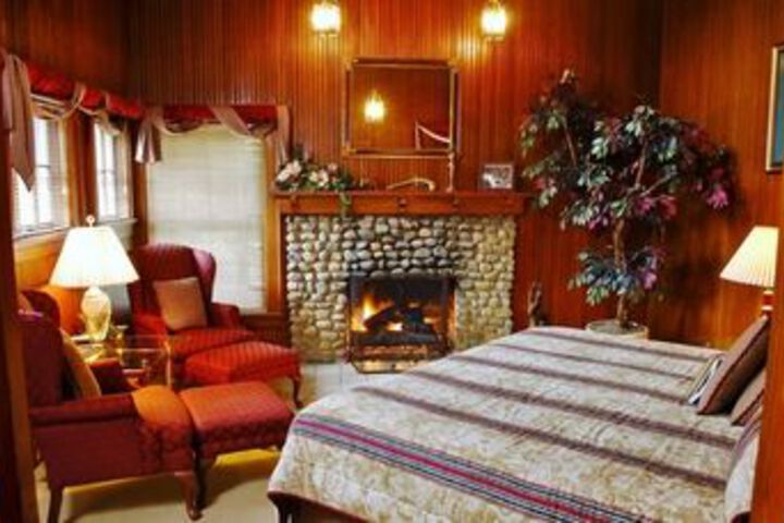 Arbor Hill Inn