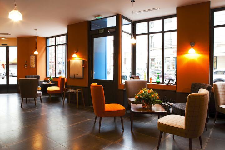 Entrance & Lobby