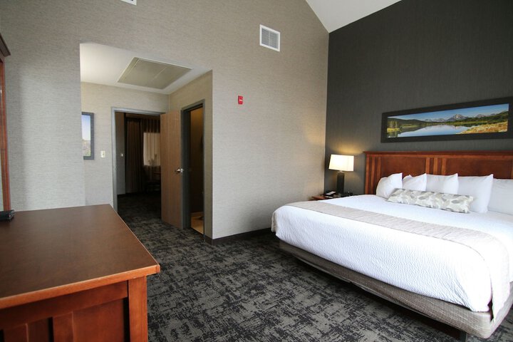 Room 4 of 43