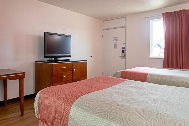 Room 42 of 79