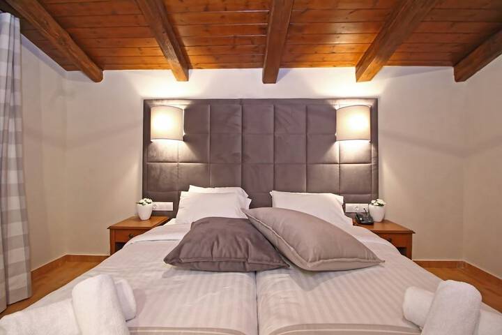 Room 14 of 31