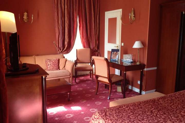 Room 16 of 65