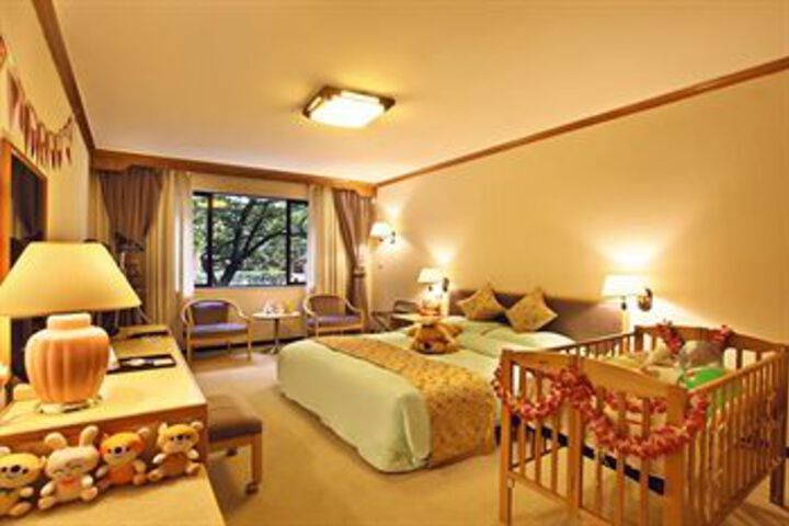 Room 7 of 28