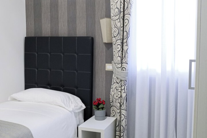 Room 18 of 31