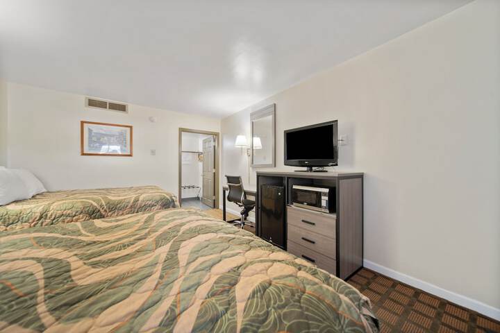 Room 10 of 38