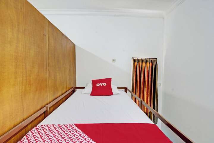 Room 16 of 32