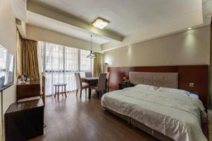 Room 9 of 11